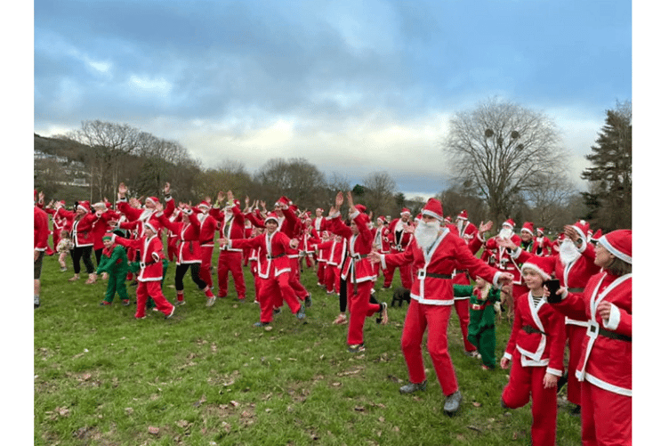 Santa Dash in Bovey Tracey