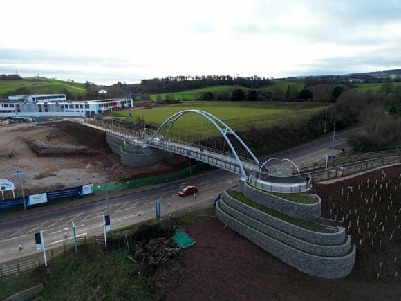 New footbridge opens over main road 
