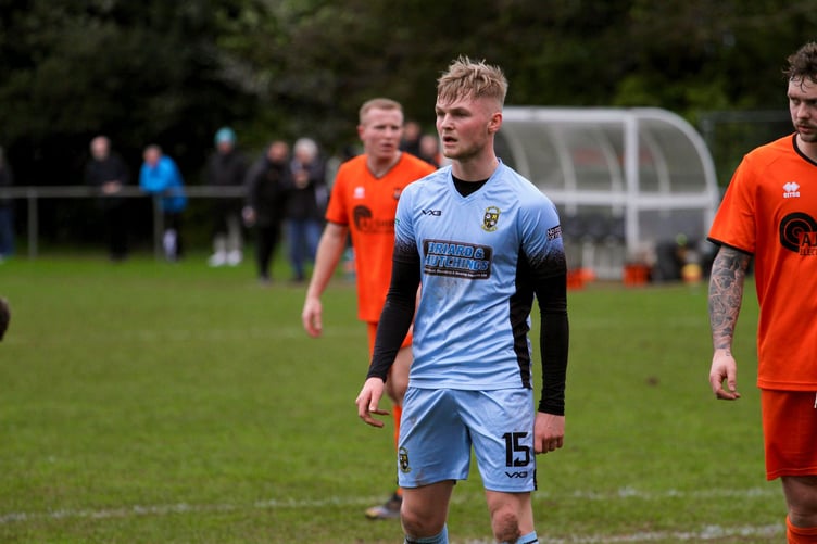 Wellington 1-3 Buckland Athletic