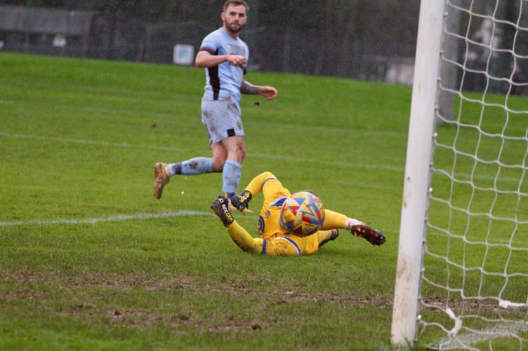Wellington 1-3 Buckland Athletic