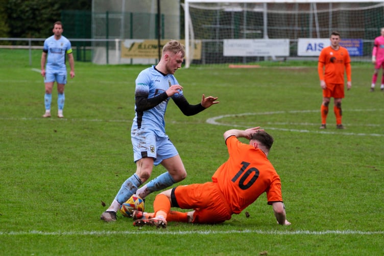 Wellington 1-3 Buckland Athletic