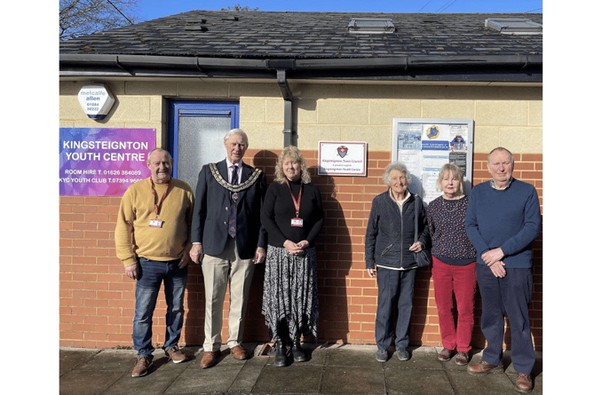 Councillors Martin Field, Mayor Councillor Ron Peart, Julie Scagell and KYC Trustees Beryl Austen, Sue and Dave Rollason.