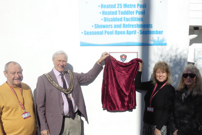 Councillor Martin Field, Mayor Councillor Ron Peart, Councillor Julie Scagell and Chair of Kingsteignton Swimming Pool Ms Clair Parker.