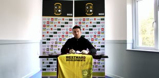My Hart will go on: Dan agrees to titanic contract extension