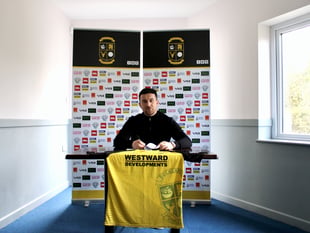 My Hart will go on: Dan agrees to titanic contract extension