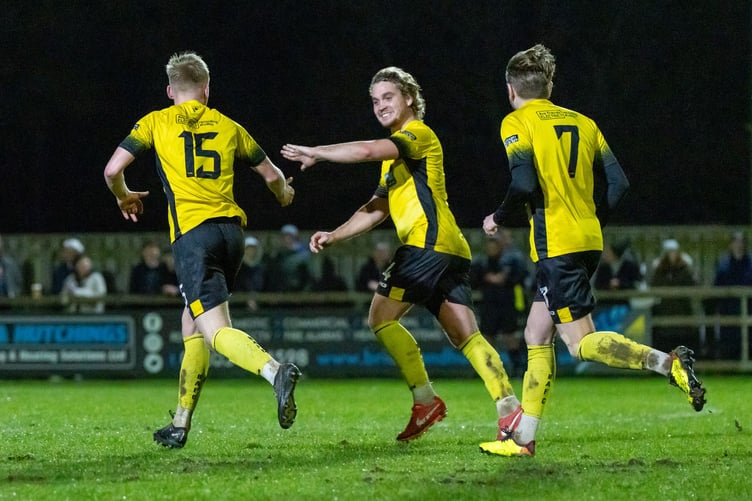 Buckland Athletic 1-3 Willand Rovers
