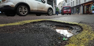Devon County Council to trial pothole 'repair blitz' 