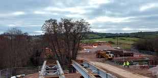 New bridge due to be lifted in place 