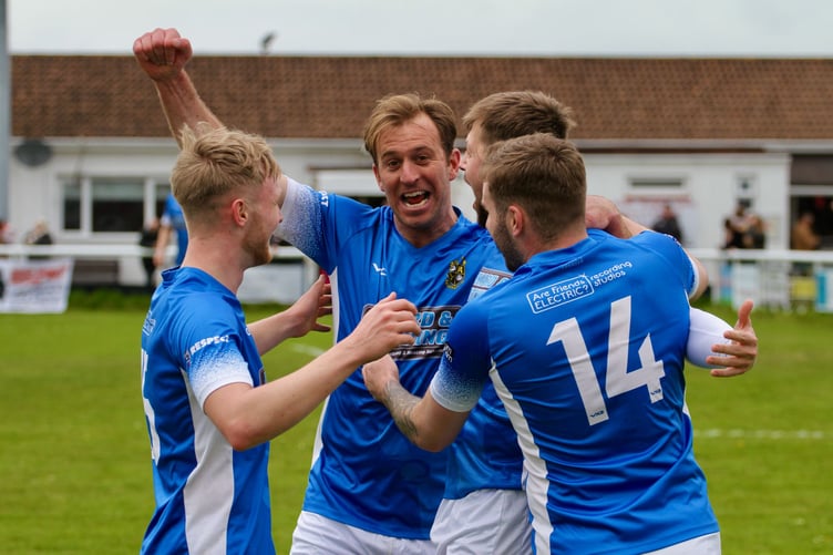 Barnstaple Town 1-2 Buckland Athletic