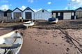 Plans to replace dilapidated beach hut 