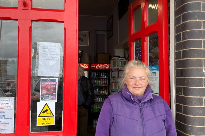 Melissa Middleton is to retire from Teignmouth's Whistlestop Cafe after 22 years