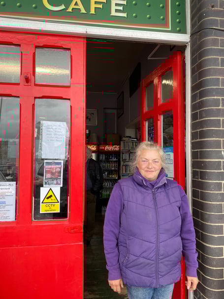 Melissa Middleton is to retire from Teignmouth's Whistlestop Cafe after 22 years