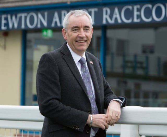 Newton Abbot Racecourse MD to retire