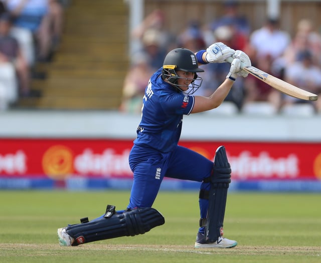 England captain Knight offers backing to teammate Dunkley