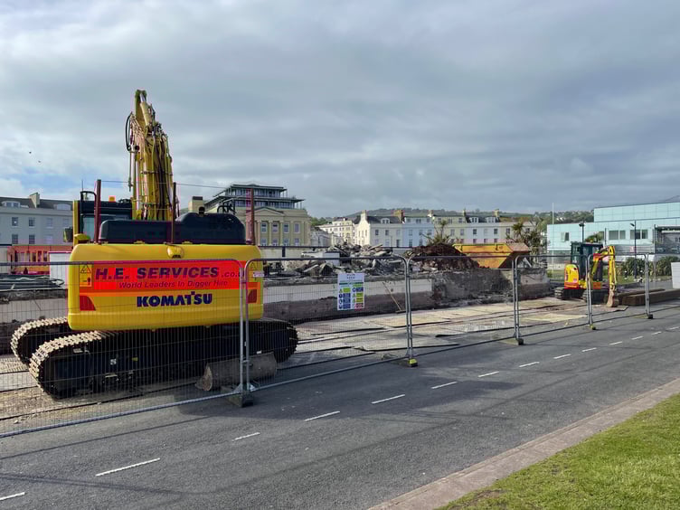 Diggers move in to demolish Teignmouth's former aquarium