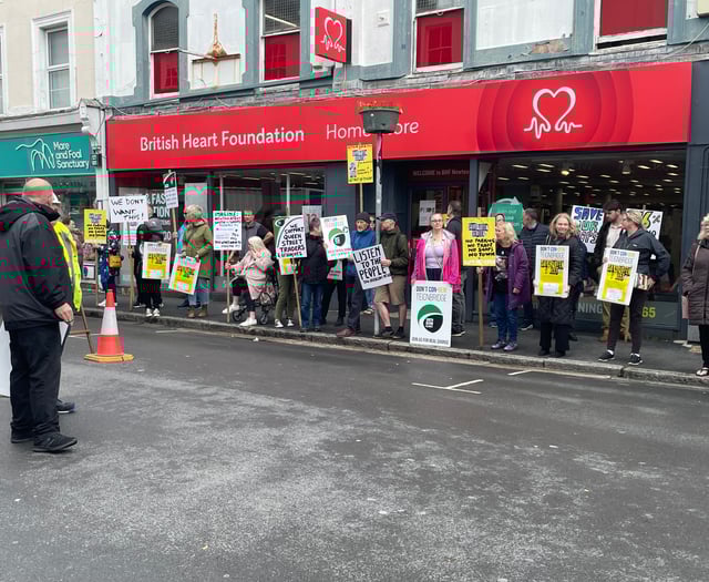 Queen Street protest as work starts on road scheme