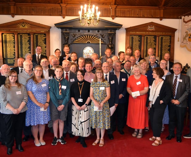 Freemasons donate to good causes 