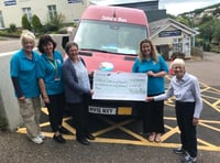 Singers raise musical notes for pound notes