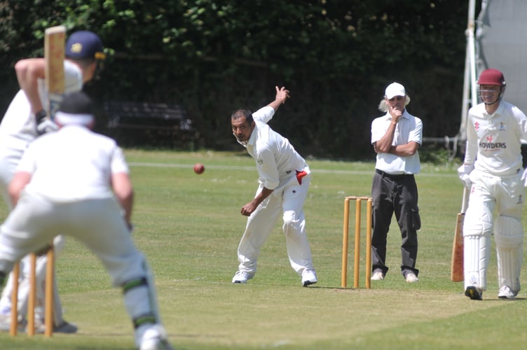 Devon Cricket League. D Division W. Abbotskerwell 2nd XI versus Ippepen 2nd XI. Abbotskerswell won the toss and elected to field allowign Ipplepen to rack uo 313 for 6. Abbots then spent 26.3 overs at the crease to make it 114 all out. Abbots' Vishalkumar Patel