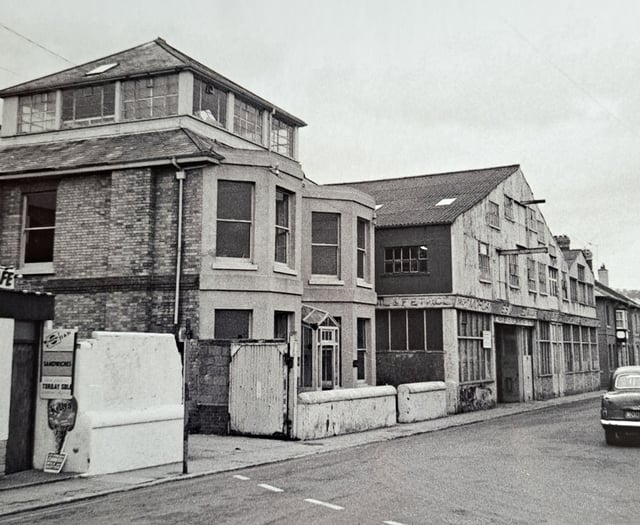 Blue plaque to celebrate town's boat building heritage