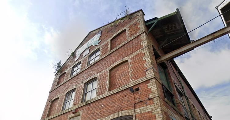 Bradley Lane Launa Windows building