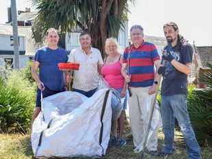 Guerilla gardeners clear overgrown Teignmouth verge