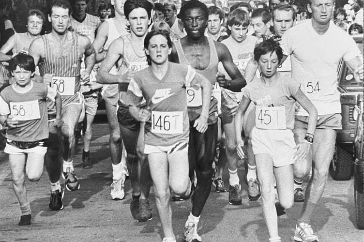 Runners at the start  of the Dawlish Carnival Fun Run that took place on  August 12,  1986