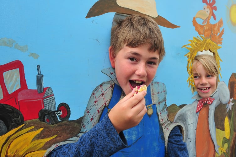 Moretonhampstead Food Festival. Riley and Evie Parkin