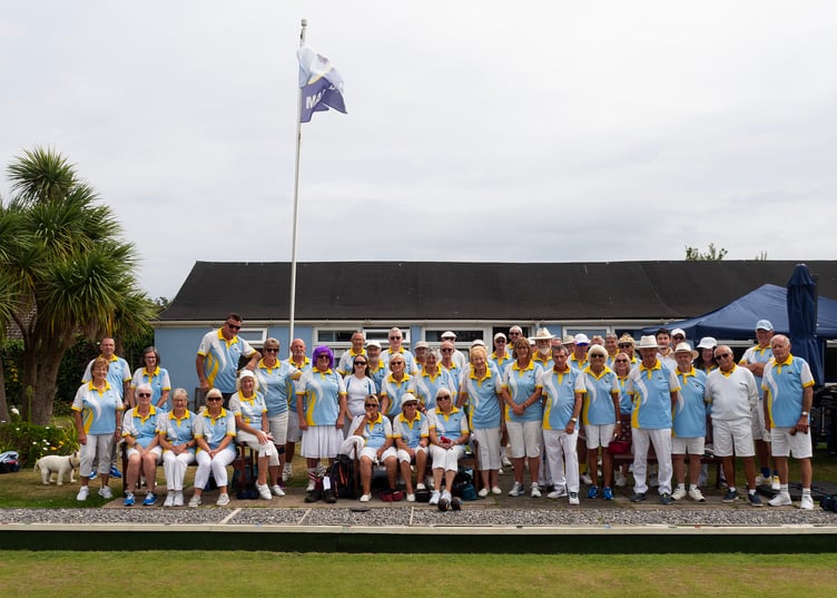 A group picture of Dawlish Marina members