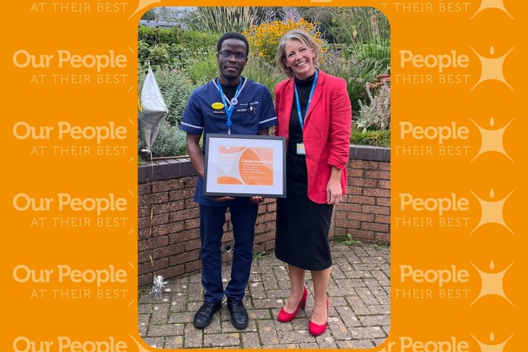 Abdul Alhassan receives his award