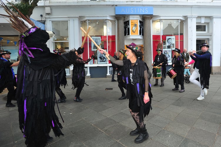 Grimspound Border Morris hold a workshop day in Newton Abbot to promote morris dancing