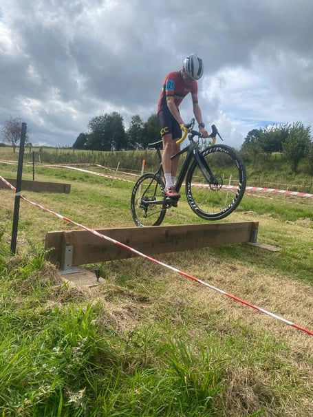 MDCC rider Matt Holmes in cyclocross action