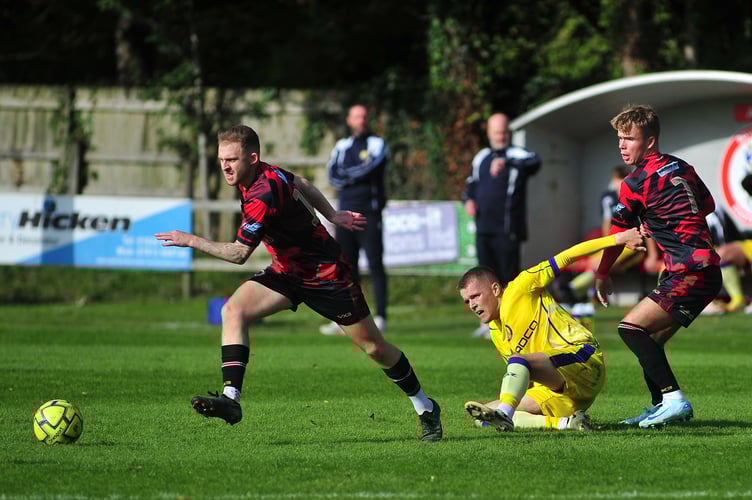 South West Peninsula League football. Premier League East. Bovey Tracey versus Okehampton Argyle.