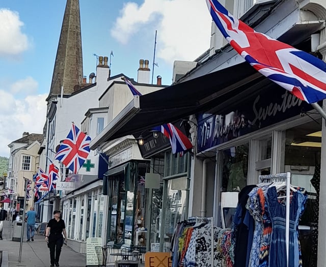 Dawlish police tackle town crime