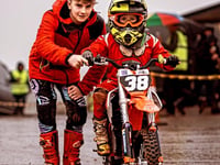 Young duo racing in Zimbabwe