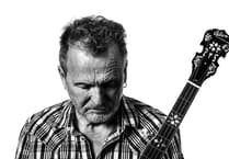 Intimate solo performance from music man Martin