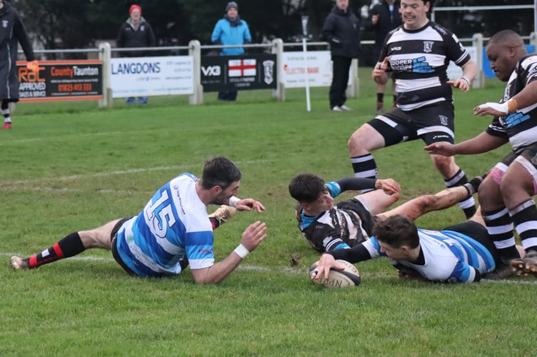Charlie Muir scores the opener for Teignmouth RFC
