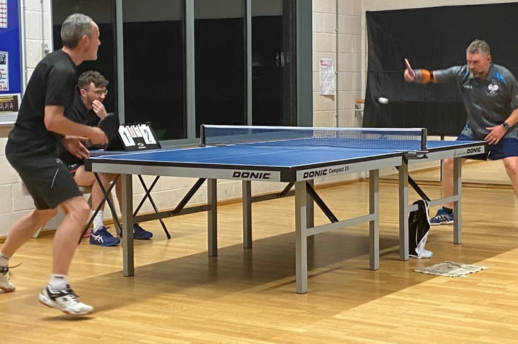 Rory Harries (NA Batmen) v Simon James (NA Buzzards)