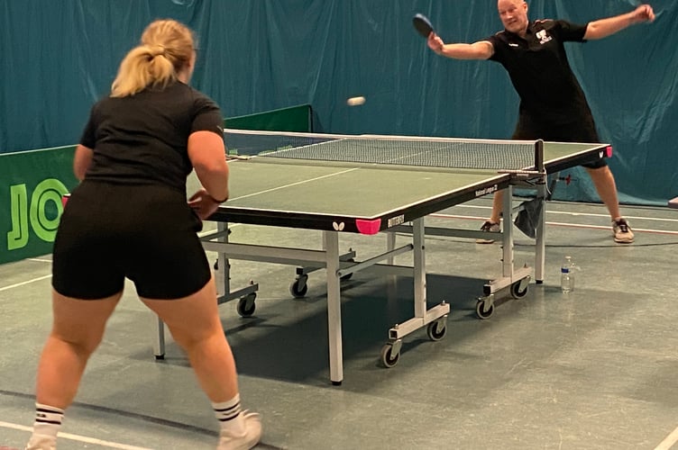 Issy Brown (Brixham Gulls) v Lee Raymond (NA Merlins)