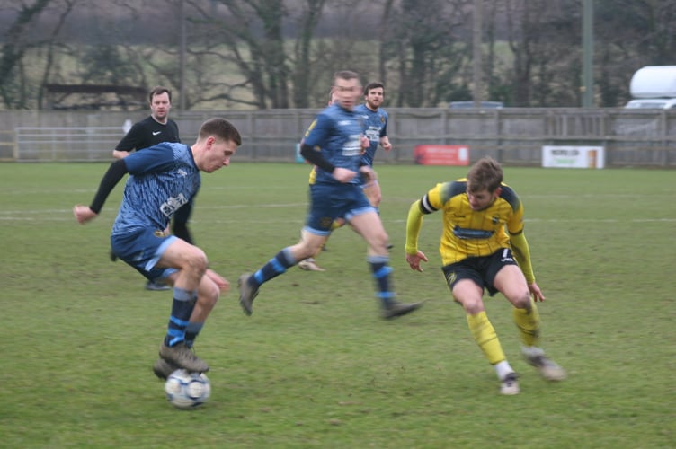 Ben Carter sizes up former teammate Owen Haslam
