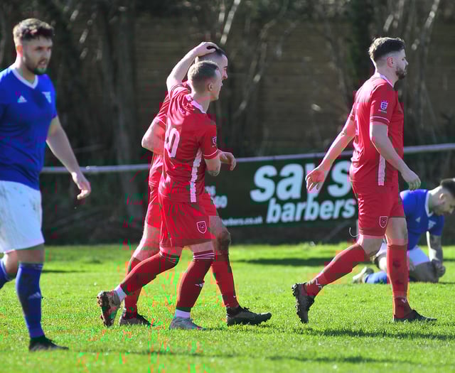 Kingsteignton cruise into Herald Cup quarters