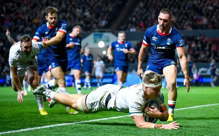 Richard Capstick has signed a new contract to remain with the Exeter Chiefs