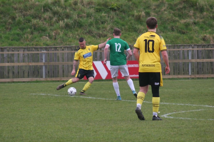 Buckland Athletic 2s forward crossing the ball
