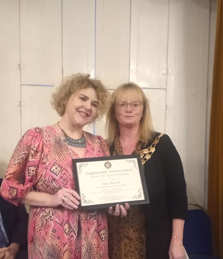 Peta Howell received the Mayor's Choice award for her work at the Alice Cross Centre.