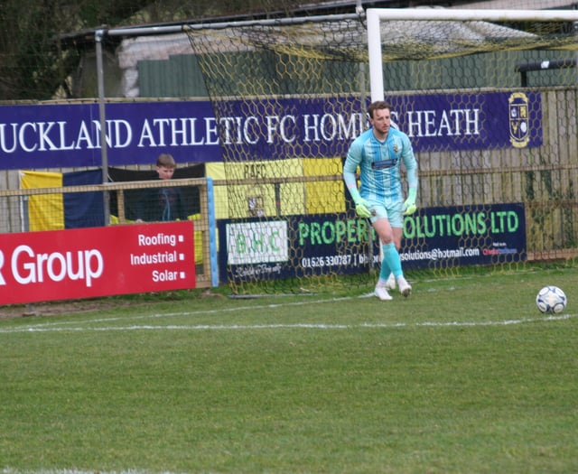 WATCH: Buckland Athletic vs Bridgwater United photography. 