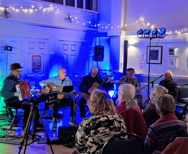 Musicians raise nearly £1000 for community centre