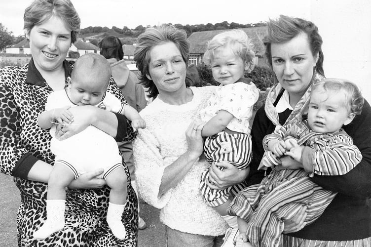 Baby show winners and their mums from Kingsteignton Carnival Fete in August 1988