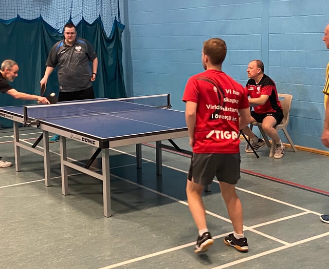 Second-place scrap in table tennis top-flight
