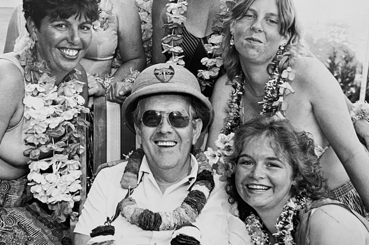 Dawlish Carnival from 1987. Desert Island Dick and friends from Boots Social Club