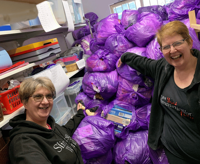 Super slimmers throw slimmed-out-of clothes for charity